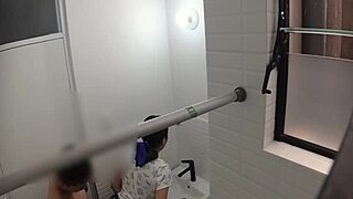 स्थल#2 वीडियो के लिए: Teacher and student have an affair in the bathroom