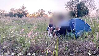 स्थल#4 वीडियो के लिए: Steamy high school reunion: 1 on 1 sex in the wood...