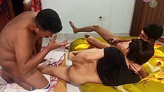 स्थल#3 वीडियो के लिए: A desi babe, big Boob, and beautiful ass she gets ...